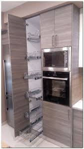 Pin De Samia Elourayes Em Koyzina Em 2020 Cozinhas Modernas Design De Cozinha Armarios De Cozinha Modernos