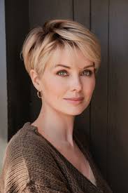 28 Pixie Bob Haircuts Ideas: Styles for Women, Fine, & Thick Hair