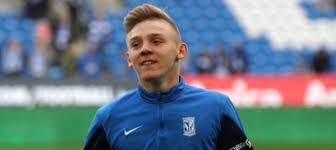 Polonyanın lech poznan takımında sağ açık olarak forma giyen, 1998 doğumlu polonyalı oyuncudur. Udany Debiut Jozwiaka Foto Kkslech Com Kks Lech Poznan Serwis Nieoficjalny