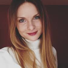 Barbara Wnek's Instagram, Twitter & Facebook