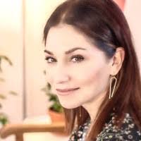 Jen Roche's Instagram, Twitter & Facebook