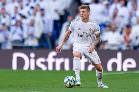Also his age, chest, biceps size, hair eye color, nationality, career wiki, ethnicity, parents, brother, wife, kids, girlfriends, club team, goals, nicknames and vital statistics are mentioned. Toni Kroos Hairstyles Celebrity Haircuts