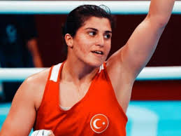 Busenaz sürmeneli kimdir sorusu araştırma konusu olmaya devam ediyor. Https Www Lezzet Com Tr Lezzetten Haberler Turk Boksor Busenaz Surmeneli Kimdir Kac Yasinda Basarilari Nelerdir