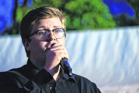 Rocking on(line): 'American Pie' Zooms its way through seven songs, million  memories