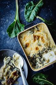 Gratin Aux Feuilles Et Cotes De Blettes A La Bechamel Vegan Recette Recette Cotes De Blettes Recettes De Cuisine Gratin De Blettes