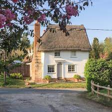 Country Living Uk On Instagram The White Cottage In The Village Of Elmdon Close To Saffron Walden E Cottage Exterior New England Cottage Cottages England