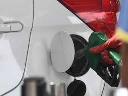 This makes sure that even a minute's variation in global oil prices can be transmitted to fuel. Petrol Diesel Prices Increase By 35 Paise Per Litre Check Mumbai Delhi Price Difference Here