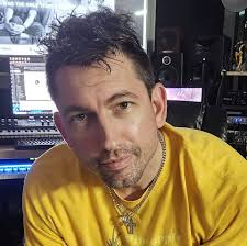 Who do you think would have came out with victorious, if Muhammad Ali and  Rocky Marciano fought one another in their prime