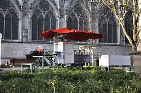 Une Cuisine Mobile Pour La Ville De Saint Denis Decoration Exterieur Ville De Saintes Tricycle Electrique