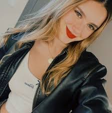 Emma Ruiz's Instagram, Twitter & Facebook