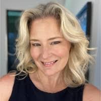 Heather Ries's Instagram, Twitter & Facebook