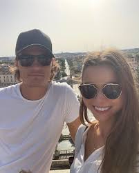 Patrik schick a hana běhounková. Galerie Luxusni Fotbalova Svatba Na Zamecku Reprezentant Schick Si Vzal Krasnou Hanicku Foto 44 Isport Cz