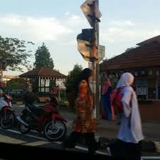 Atau lebih tepat, banglo doktor. Srai Seksyen 7 Sekolah