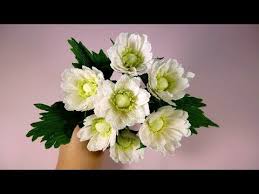 как сделать розу из гофрированной бумаги мастер класс видео Ochen Krasivye Hrizantemy Iz Bumagi Master Klass Cvety Iz Gofrirovannoj Bumagi Youtube Paper Flower Video Crepe Paper Flowers Tutorial Paper Flower Kit