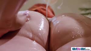 Busty redhead milf Taylor Gunner is ready for her massage.Ebony masseuse  Mikaela Star oils up her clients big ass and big tits and licks shaved  pussy - XNXX.COM