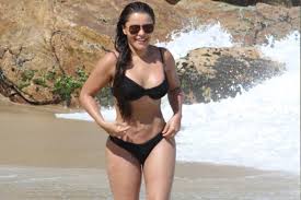 Desde 2010 na record tv, passou a comandar o reality a fazenda em 2018 substituindo roberto. De Biquini Maraisa Hipnotiza Na Praia Fofocas E Famosos