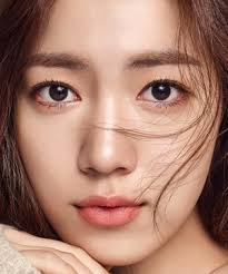 Yang berperan sebagai kapten 'yoo si jin' itu. Ryu Hwa Young Dramawiki