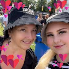 Photography of the day 📸 💙🖤 baby otters