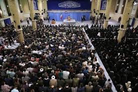 Image result for ‫رهبر انقلاب در دیدار جمعی از خانواده‌های شهدا:  نقشه دشمن لو رفته است مسئولان فریب زبان ‌بازی دشمن را نخورند‬‎