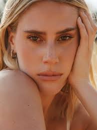 Excuse me while I throw a fit ❤️‍🔥