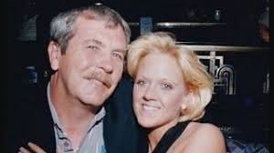 Episode: Dial Up More Lies Sharee Miller was a young wife with a  fascination for the World Wide Web. In 1999 she found herself immersed in  the fantasy world