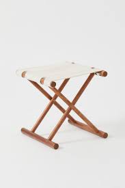 Tabouret Pliant En Bois Marron Bois De Manguier H M Fr En 2020 Tabouret Pliant Tabouret Relooking Tabouret