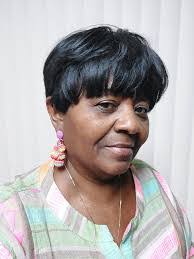 Ann Dolphin's Instagram, Twitter & Facebook