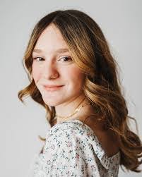 Beth Fricker's Instagram, Twitter & Facebook