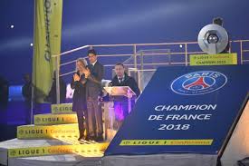 Découvrez le classement et les scores en live : Decouvrez Le Calendrier De La Ligue 1 Saison 2018 2019 L Equipe