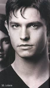 Evan Farmer's Instagram, Twitter & Facebook