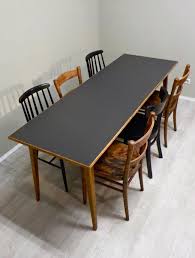 Genialer Grosser Esstisch Mit Schwarzem Linoleum Grosser Esstisch Esstisch Tisch
