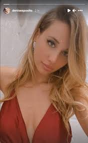 Gigi d'alessio e denise esposito escono allo scoperto, le foto di coppia su instagram se in un primo momento poteva esserci qualche incertezza nel parlare di denise come nuova compagna del cantante napoletano, le nuove testimonianze social non lasciano più spazio a dubbi. Gigi D Alessio E Denise Esposito Escono Allo Scoperto Le Foto Di Coppia Su Instagram