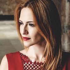 İstanbul cağaloğlu anadolu lisesi ve marmara üniversitesi güzel sanatlar fakültesi sinema bölümü'nden mezundur. Sinem Ozturk Diziden Ayrildi