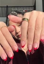 Schöne Rote French Nägel