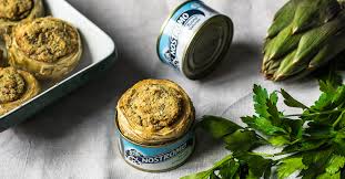 Cominciate subito con la ricetta partendo ovviamente dalla pulitura dei carciofi, quindi andate a togliere preparate adesso il ripieno per i carciofi al forno. Carciofi Ripieni Di Tonno E Prezzemolo Tonno Nostromo