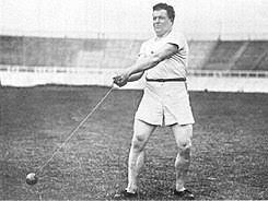 Y sector de caída (100 m. John Flanagan Atleta Wikipedia La Enciclopedia Libre