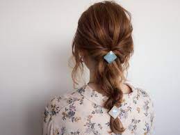 100均のポニーフックで 編み込みひとつ結びの簡単アレンジ 簡単 ヘアアレンジ ひとつ結び ヘアアレンジ