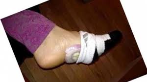 Beruntungnya, makan bawang putih di malam hari sebelum tidur bisa membantu melancarkan peredarah darah, sehingga enggak ada yang salah pada tubuh! Tempel Bawang Di Kaki Sebelum Tidur Ini Manfaatnya Tribun Bali