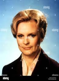 Elspeth Ballantyne's Instagram, Twitter & Facebook