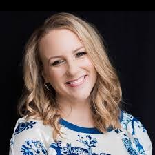 Kelli Marvin's Instagram, Twitter & Facebook