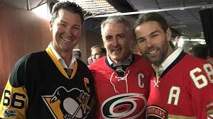 Rozešel se s veronikou kopřivovou. Jaromir Jagr Reunites With Two Old Linemates