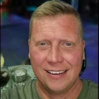 Darren Snell's Instagram, Twitter & Facebook