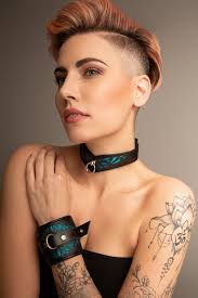 Collar de esclavo de cuero con incisión n.º 8