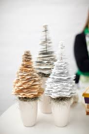 I saw this brilliant diy christmas tree a few weeks ago when i picked up a copy of better homes and gardens holiday crafts magazine to start getting ideas for some holiday decorations. Christmas Decorations Ideas August 2016
