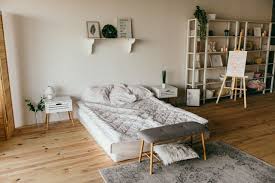 With limited space to work with, it's important to have a vision or particular style for your decorations. Home Makeover Ideas Interior Decorating On A Budget Daily Dream Decor
