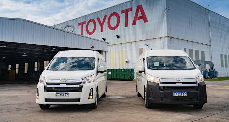 Es oficial: Toyota anunció que producirá la Hiace en la planta de Zárate en  2024 - 16 Valvulas