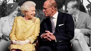 Prinz philip, der ehemann von queen elizabeth ii., ist ins krankenhaus eingeliefert worden. Prinz Philip Expertin Verrat Seine Mutter War Immer Ein Riesiges Problem Fur Ihn Bunte De