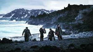 Cold skin trailer 2017 mystery horror. Cold Skin Insel Der Kreaturen 2017 Film Trailer Kritik