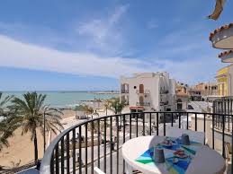 Marina di ragusa da 550 euro. Una Casa Ceduta In Affitto A Marina Di Ragusa Fa 4 Mila Euro Mensili Ragusa
