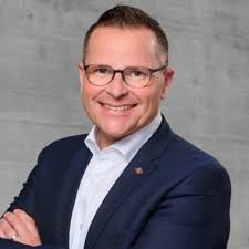 Marc Eichenberger auf LinkedIn: Generationenwechsel und ein neues  Auto-Center für Kenny's